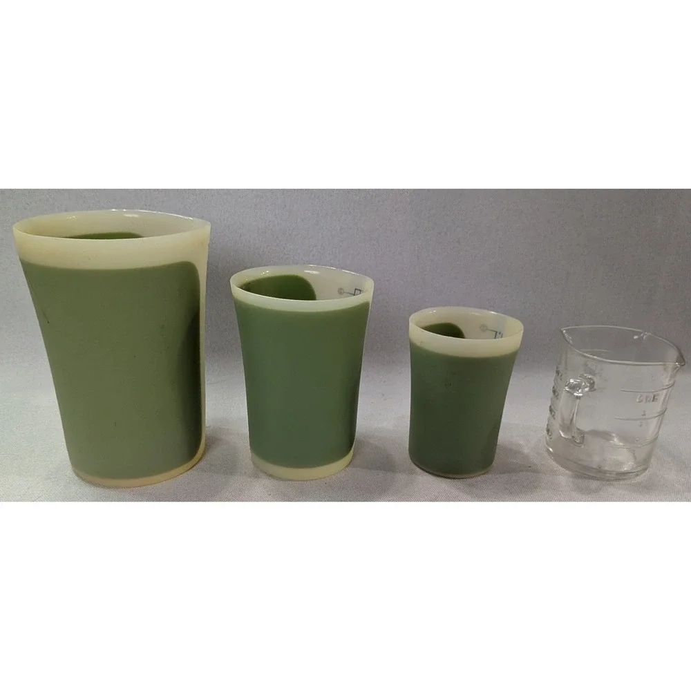 iSi Silicone Measuring Cup Set 4pc Sage Green & Glass 1 Cup Good Flexible Pour
